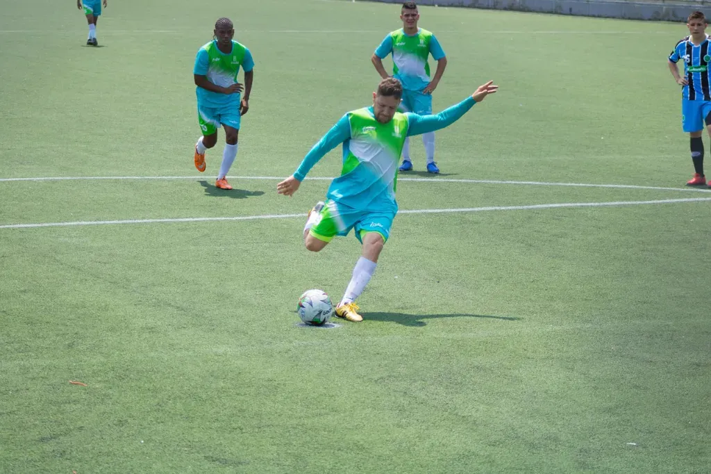 Jak wybrać najlepszego producenta odzieży sportowej dla Twojej drużyny